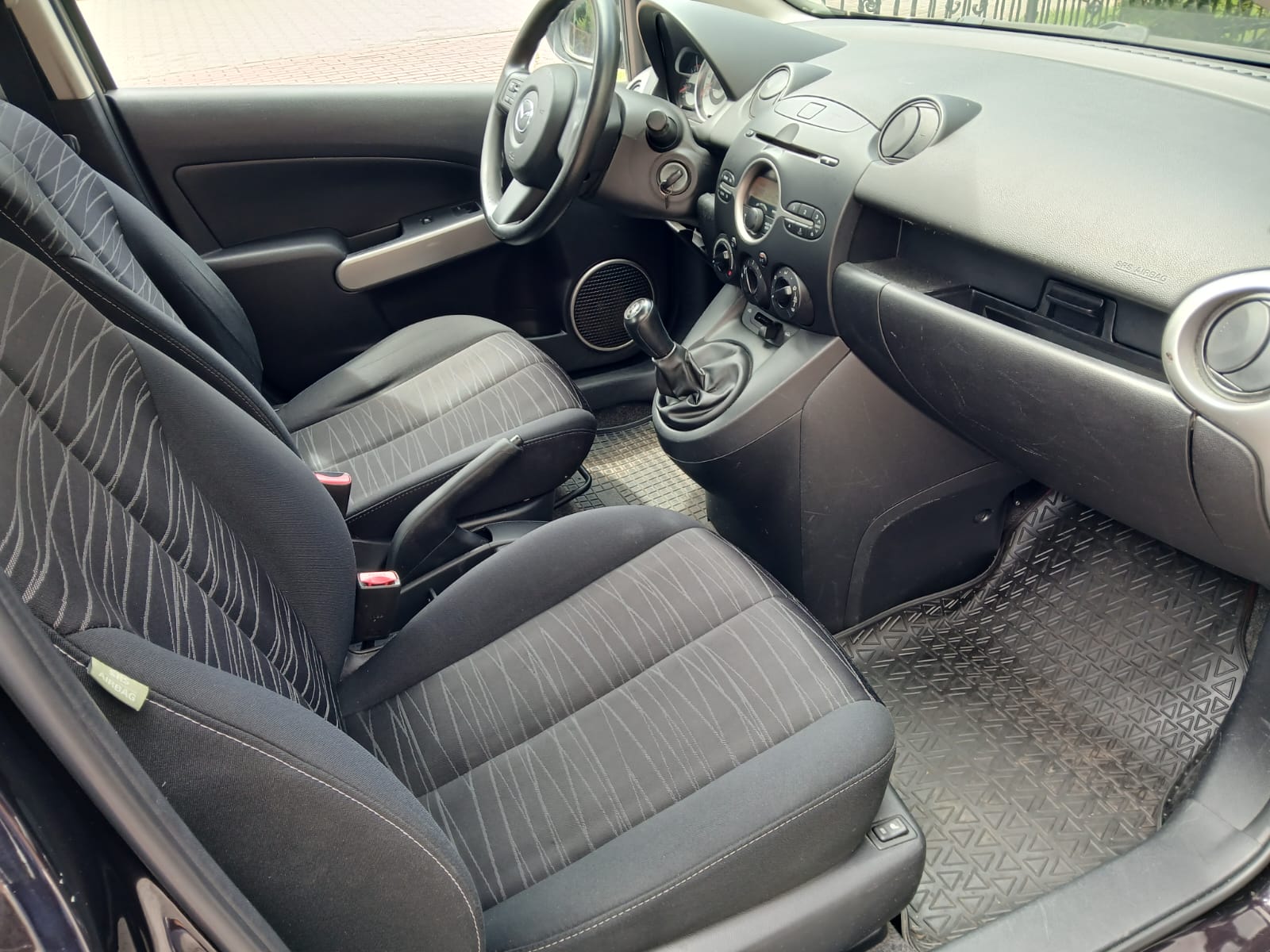 Mazda 2 1.5 Sport & Style - View 3