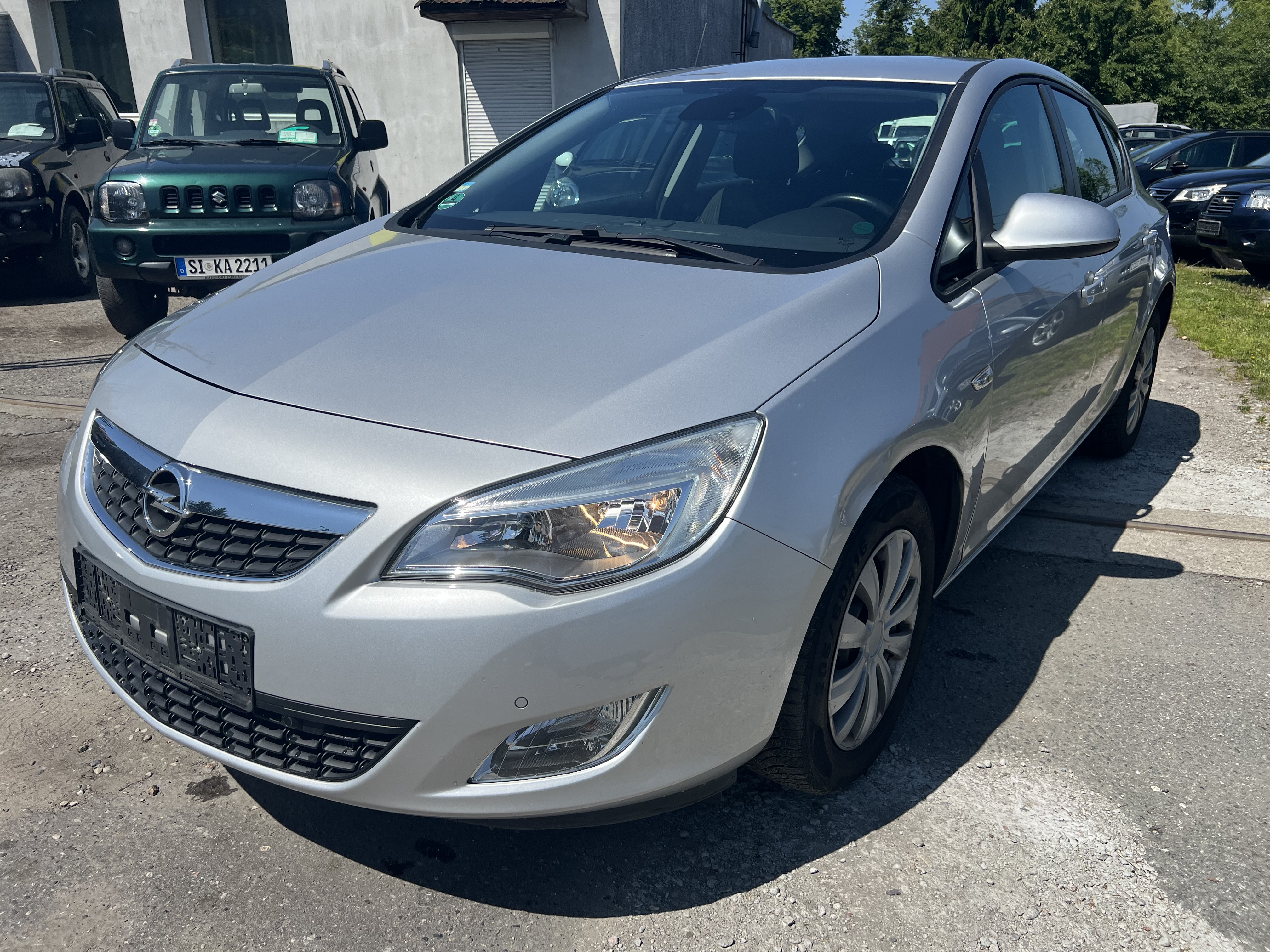 Opel Astra 1.4 Turbo - View 4