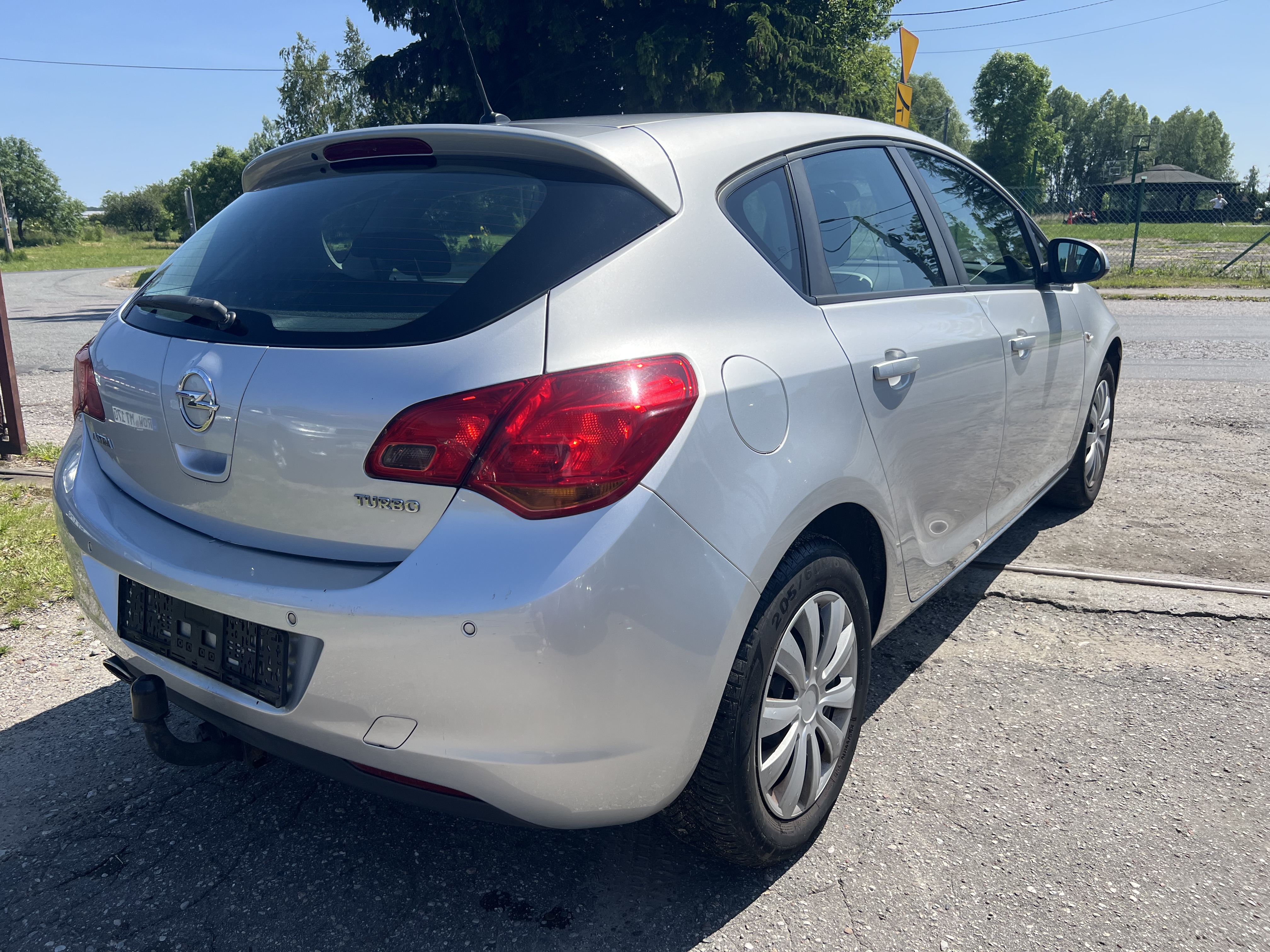 Opel Astra 1.4 Turbo - View 7