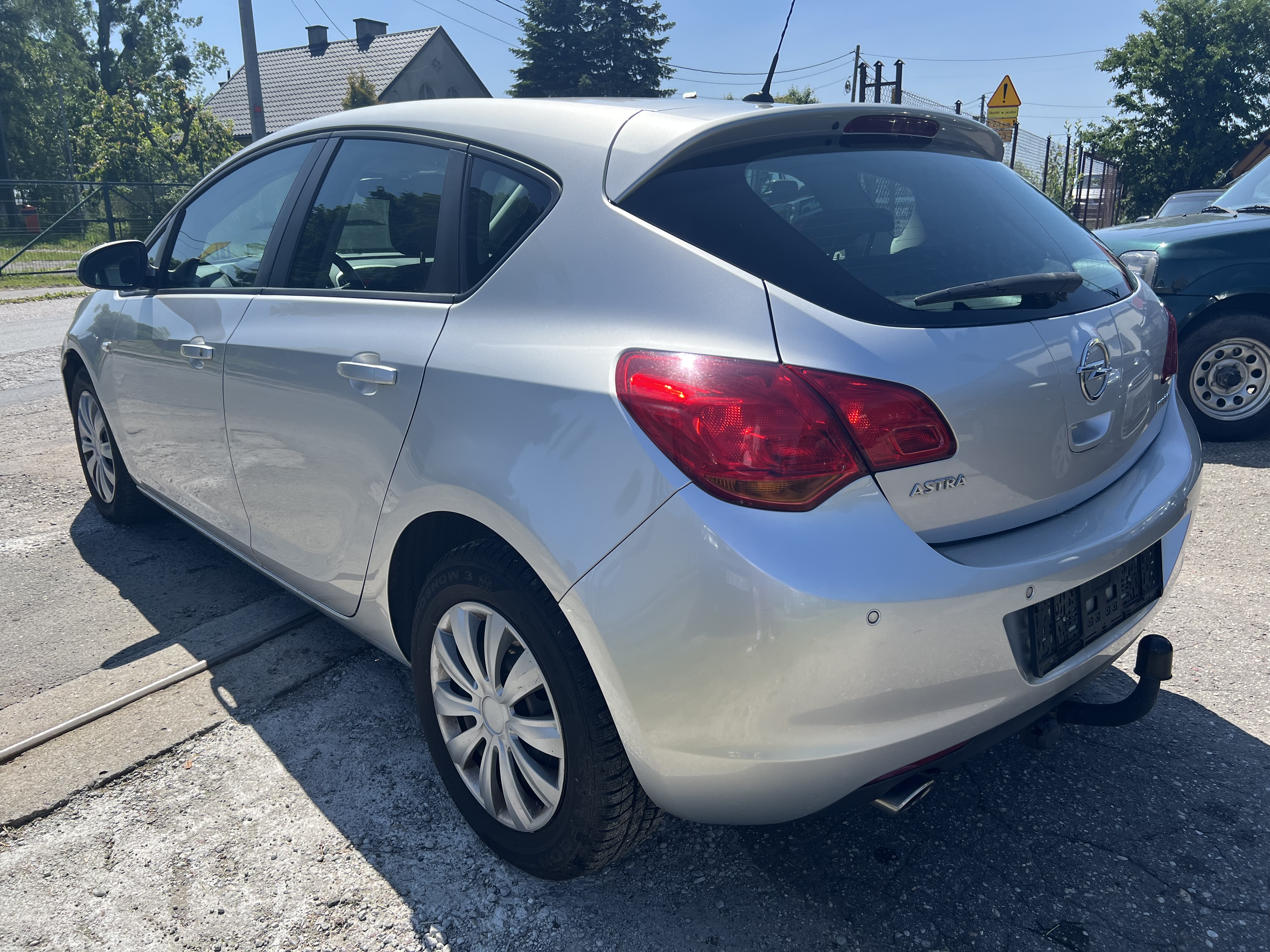 Opel Astra 1.4 Turbo - View 9