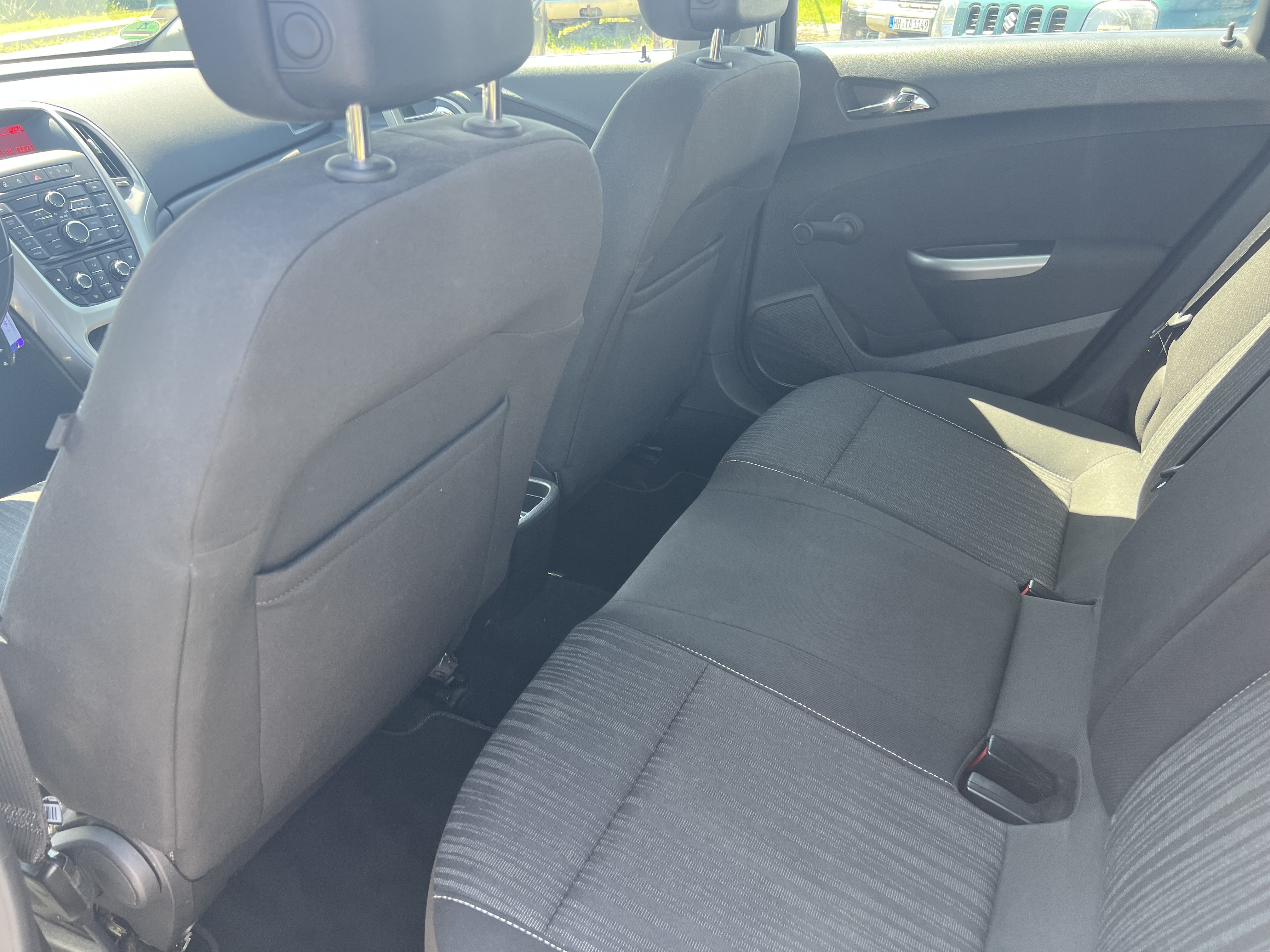 Opel Astra 1.4 Turbo - View 12