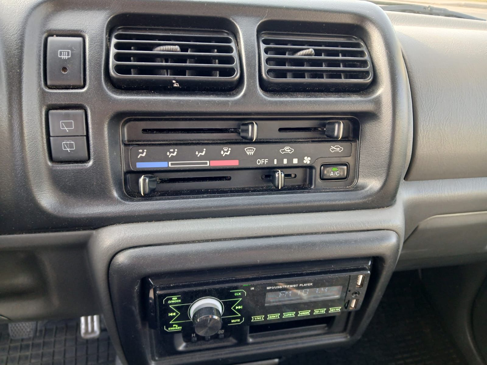 Suzuki Jimny 4x4 1.3 Benzyna - View 6