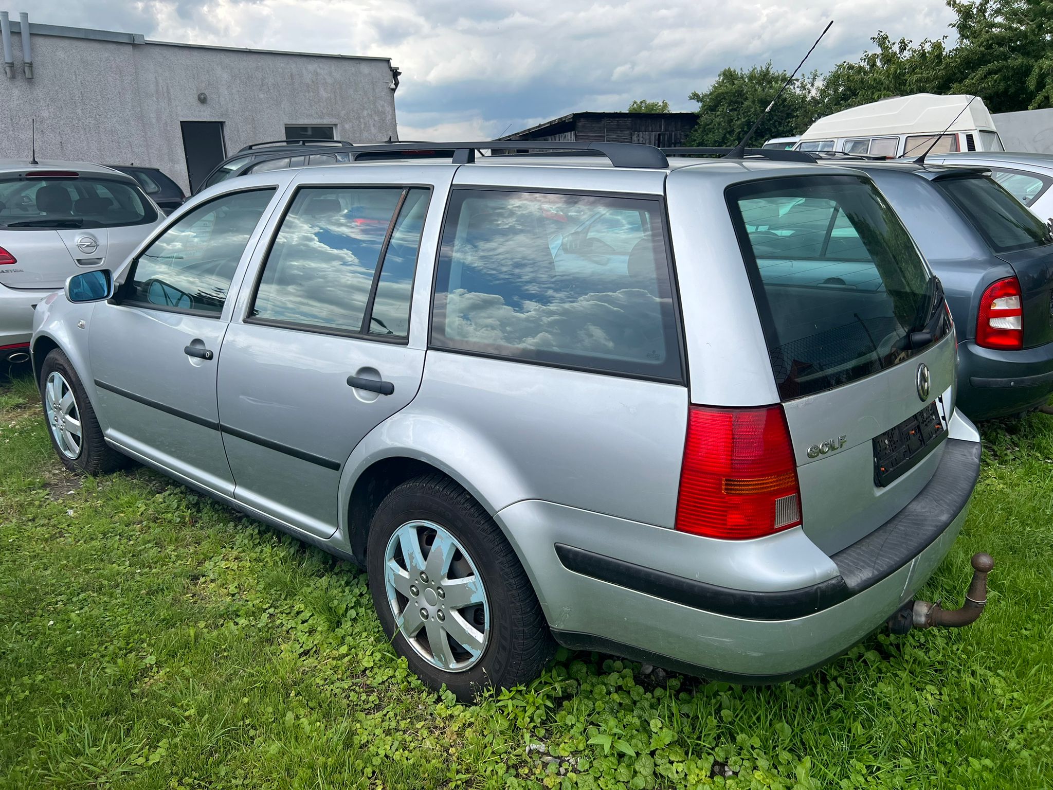 Volkswagen Golf 1.6 Benzyna - View 4